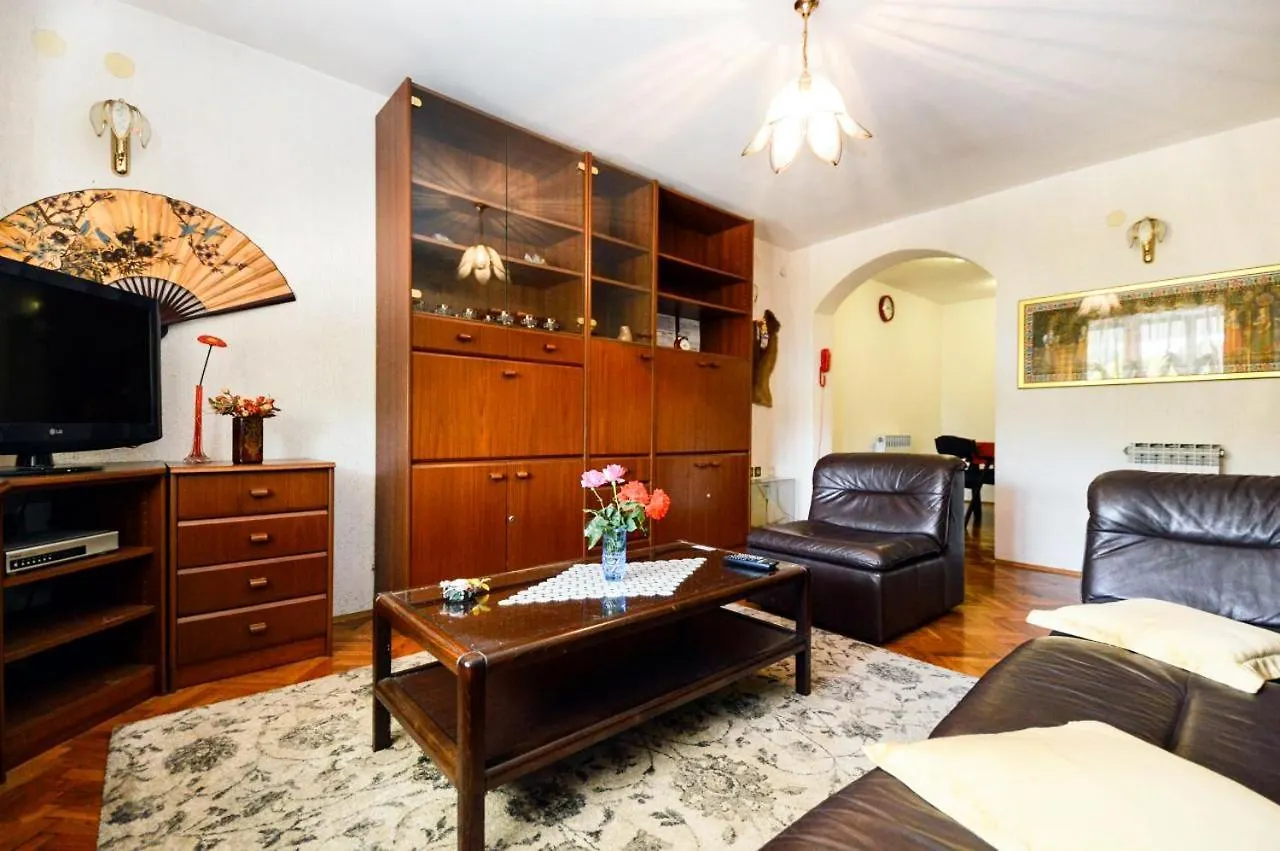 Apartments With A Parking Space Pula - 2252 Croatia